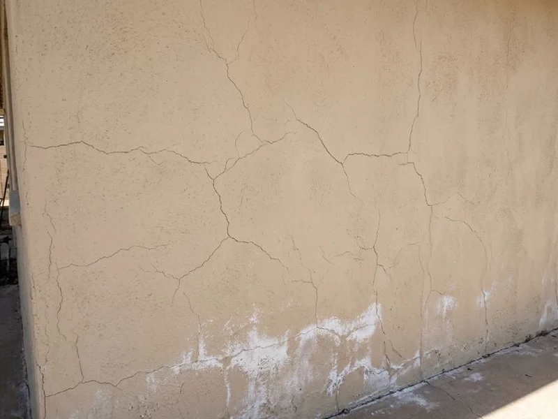 Stucco wall before repair